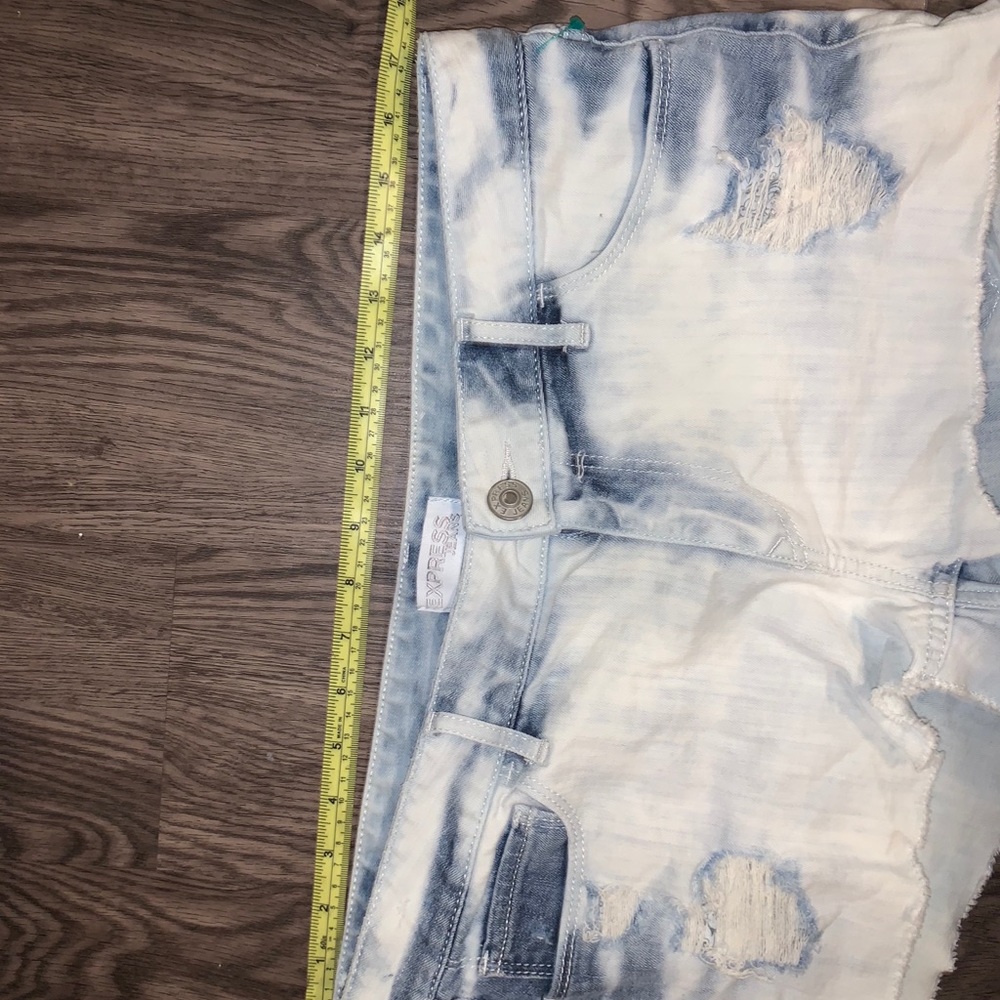 Express Shorts - Picture 10 of 13